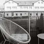 Thome White Flat Smart Budget *