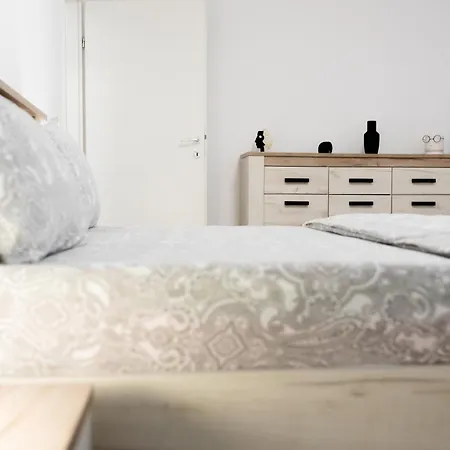 Thome White Flat Smart Budget Apartament Kluż-Napoka