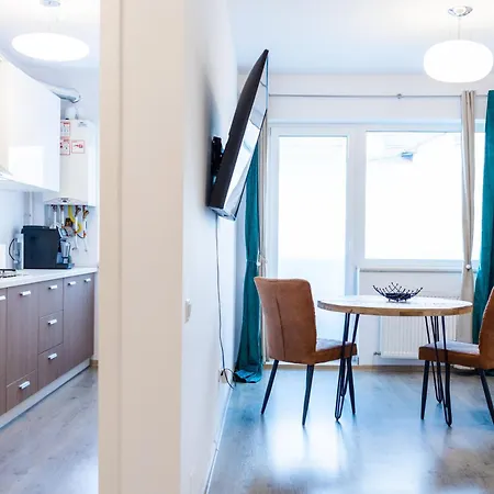 Thome White Flat Smart Budget Lägenhet
