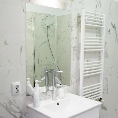 Διαμέρισμα Thome White Flat *