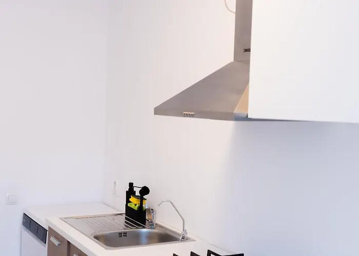 Daire Thome White Flat Smart Budget *