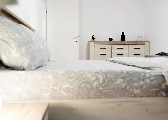 Thome White Flat Smart Budget Daire Kaloşvar