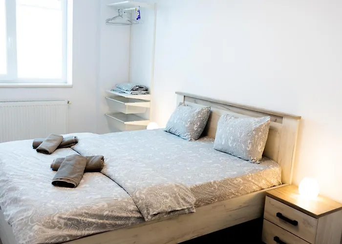 Thome White Flat Smart Budget