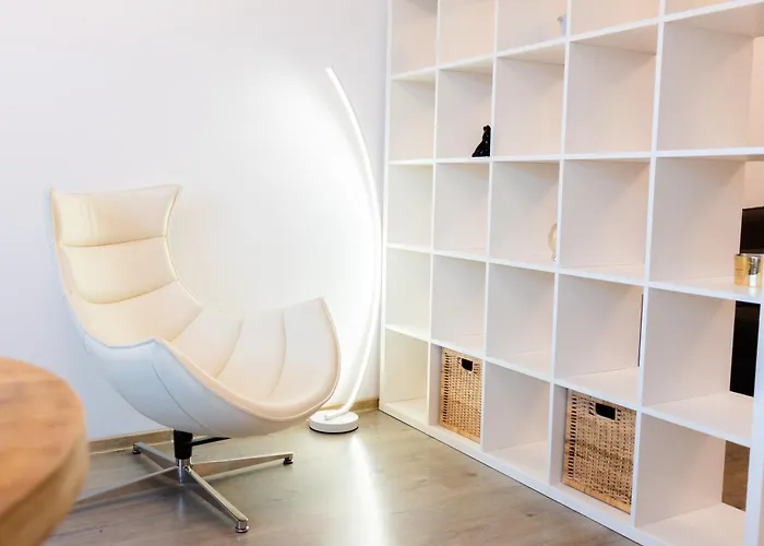 Thome White Flat Smart Budget