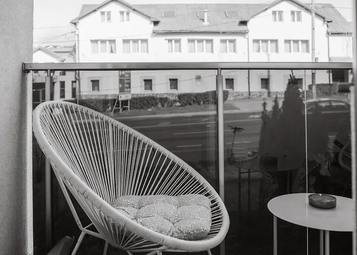 Thome White Flat Smart Budget *